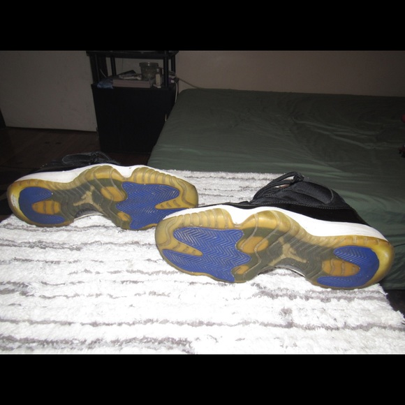 Jordan Retro 11s - Picture 4 of 4